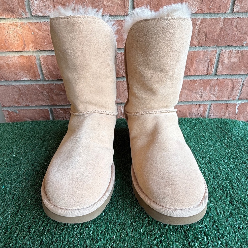UGG BOOTS TURNLOCK
AMBERLIGHT Blush Lt Suede Sheep Skin